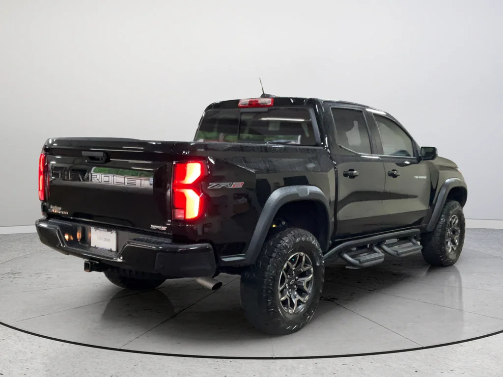 2024 Chevrolet Colorado ZR2 - Photo 7