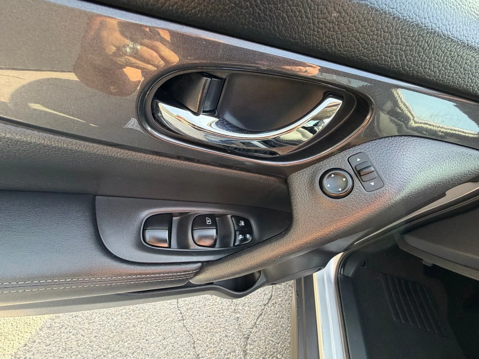 Used 2020 Silver Nissan SV image 13