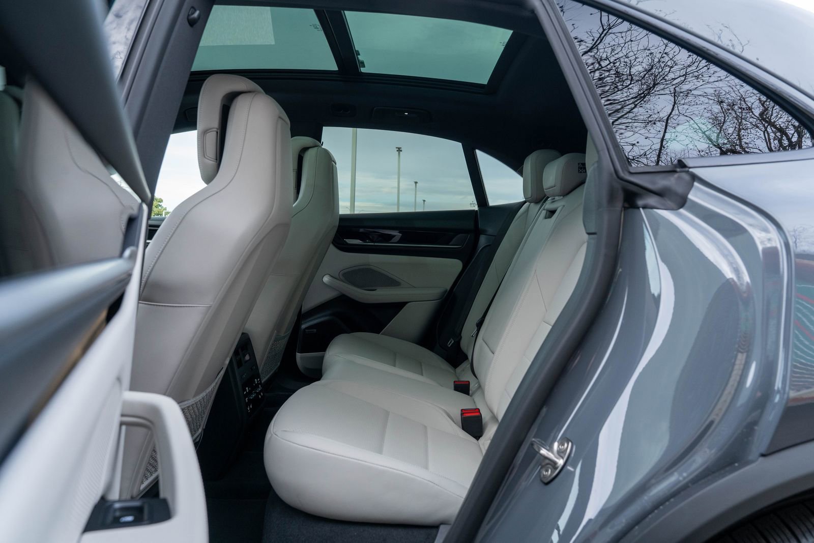 2025 Porsche Macan S - Photo 30