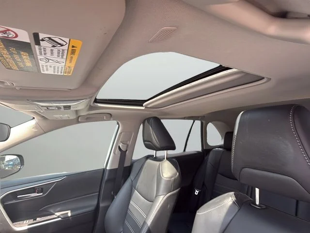 Used 2025 Silver Toyota XLE Premium image 17