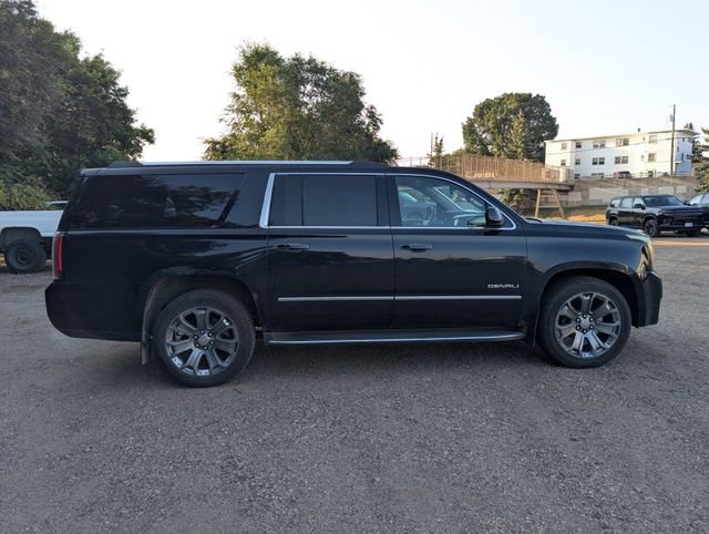 Used 2016  GMC Denali image 17