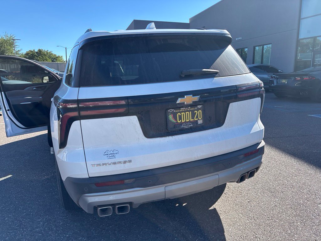 Used 2025 White Chevrolet LT image 11