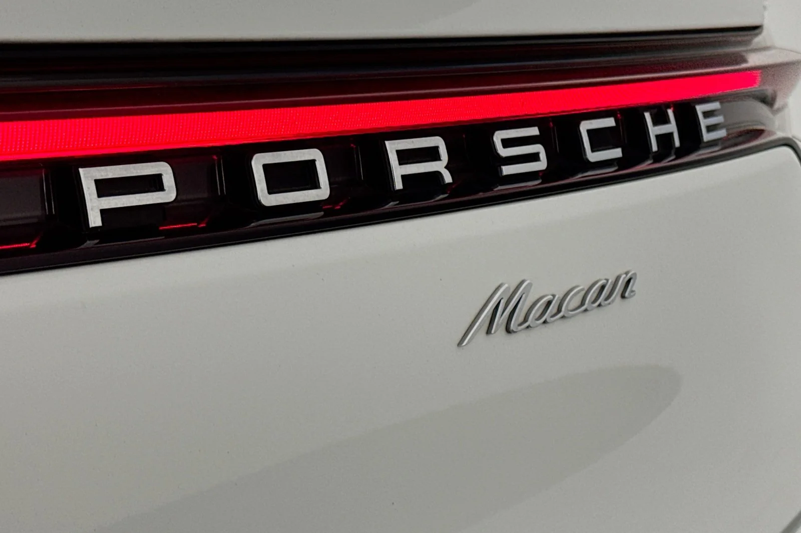 Used 2023 WHITE Porsche  image 8