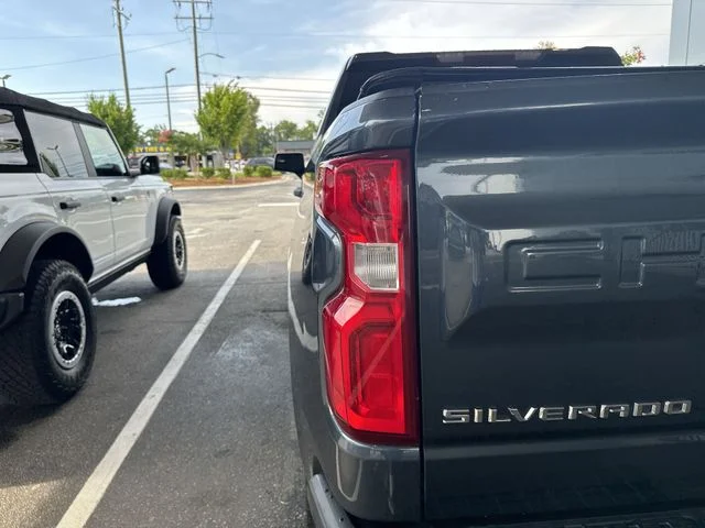 Used 2020 Gray Chevrolet Custom image 23
