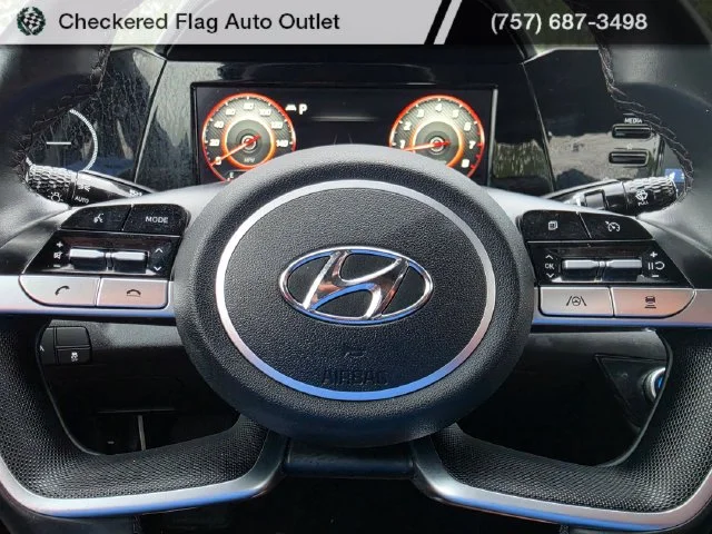 Used 2022 Fluid Metal Hyundai SEL image 13