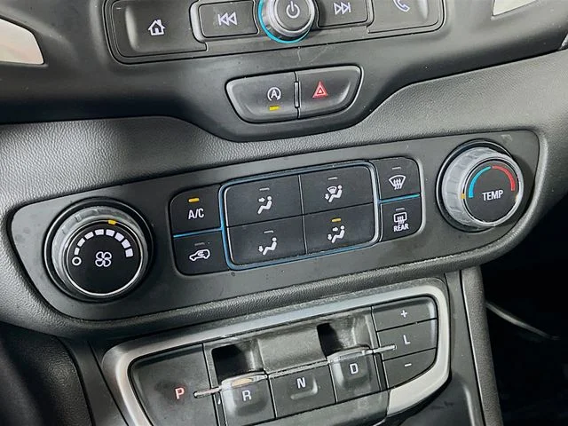 Used 2024 Silver GMC SLE image 19