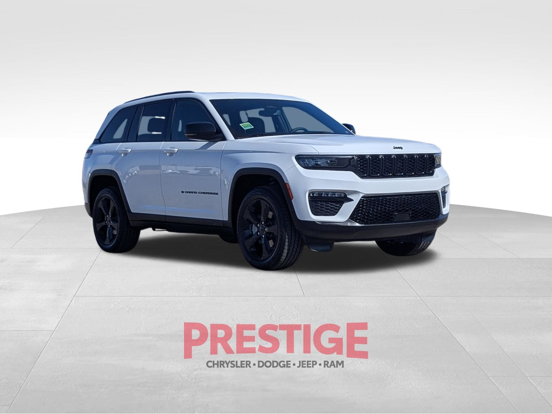 Used 2024 White Jeep Limited image 5