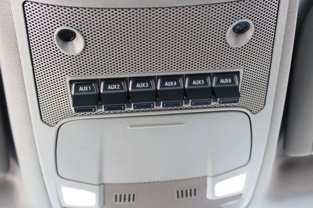Used 2019 White Ford XL image 17