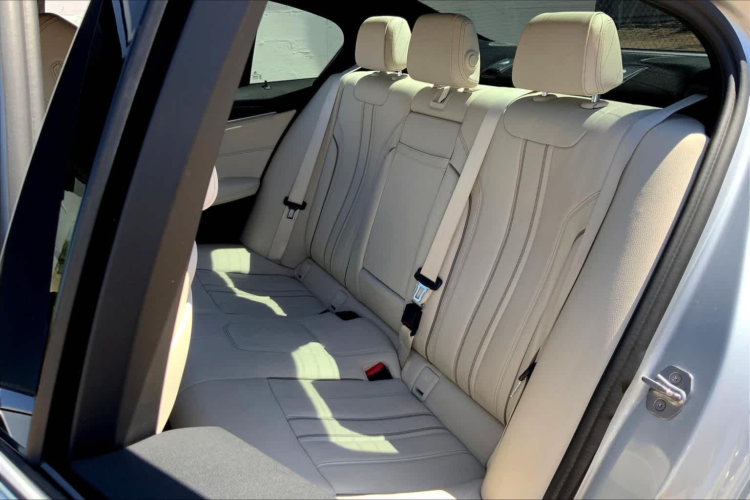 Used 2018 Glacier Silver Metallic BMW 530i image 20