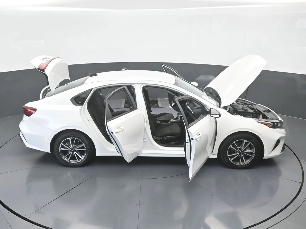 Used 2023 Snow White Pearl Kia LXS image 62
