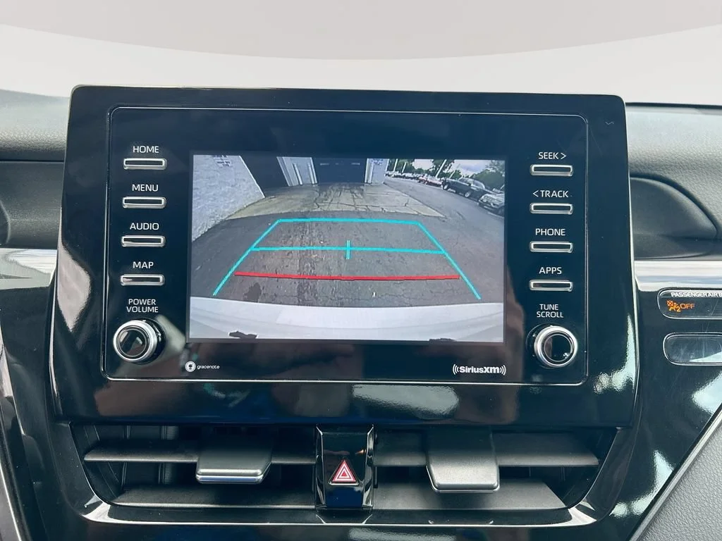 Used 2024  Toyota SE image 19