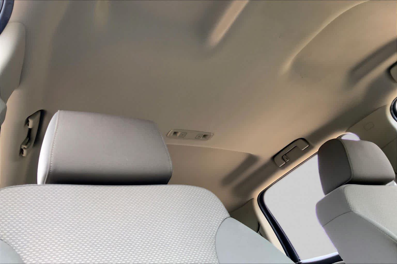Used 2016 Summit White Chevrolet LT image 12