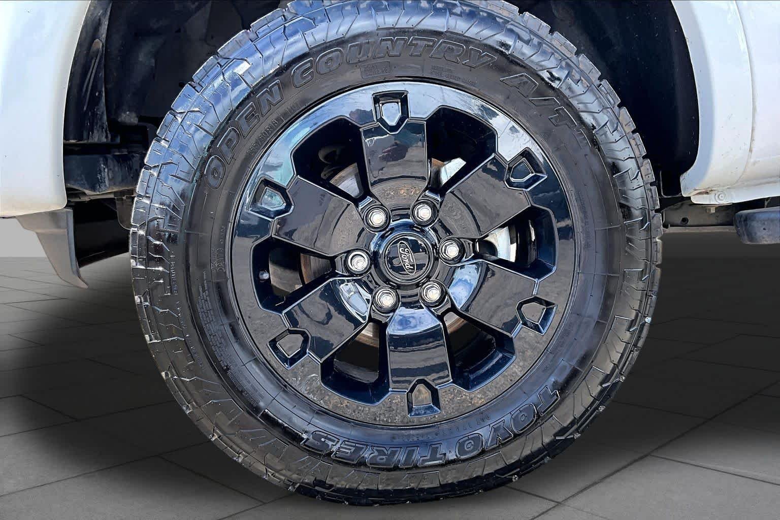 Used 2019 Oxford White Ford XLT image 13