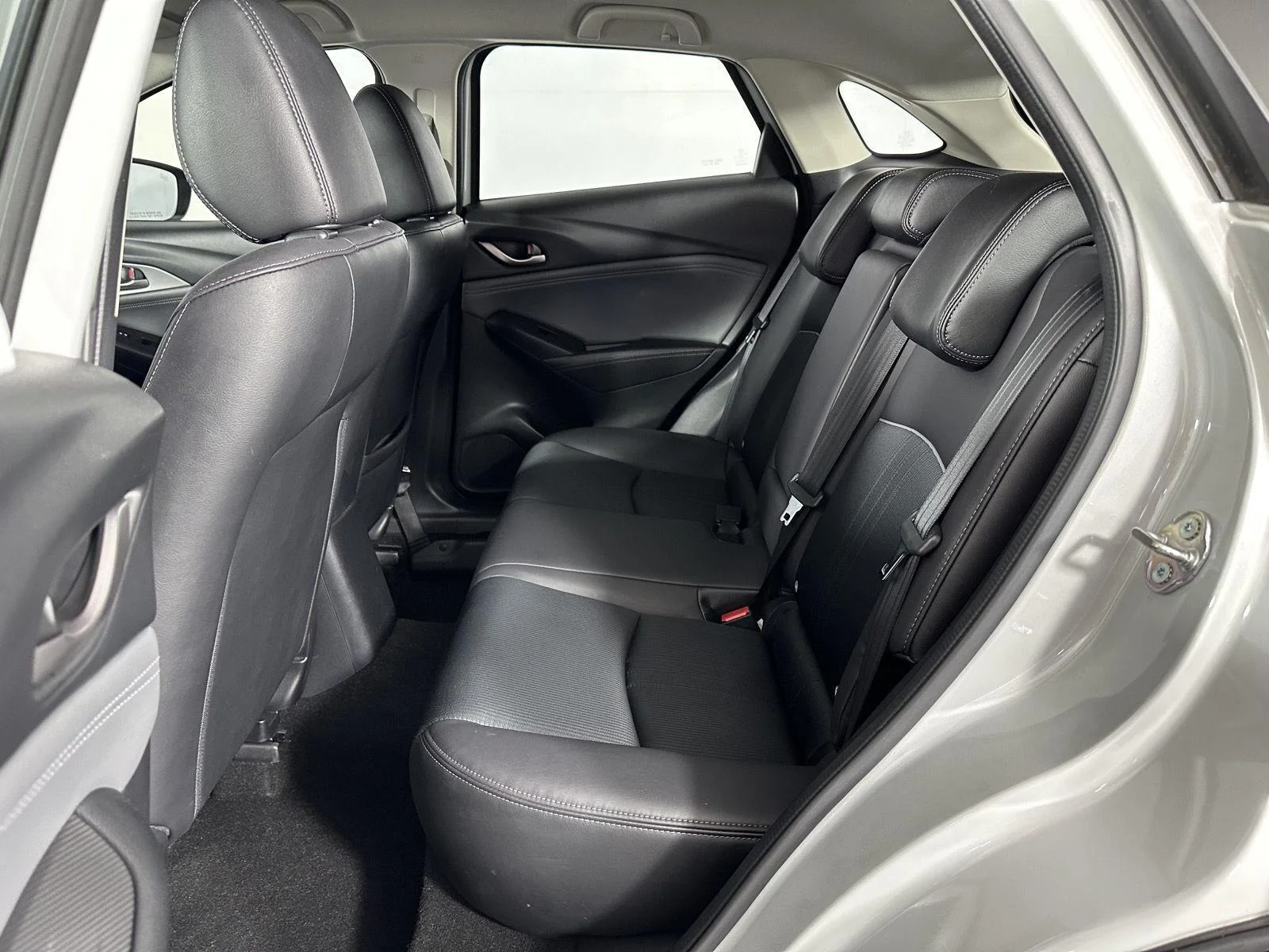 Used 2019 Ceramic Metallic Mazda Touring image 21