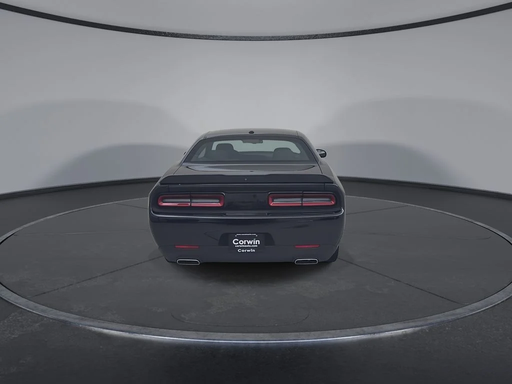 Used 2023 Black Dodge SXT image 15
