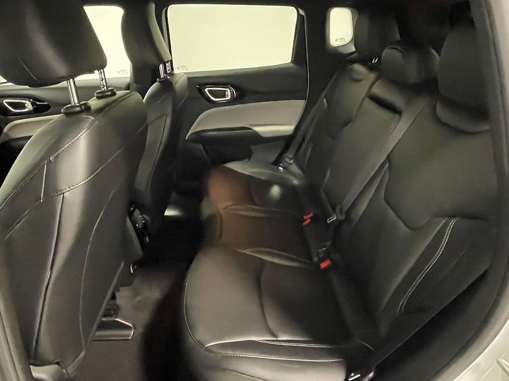 Used 2026 White/off-white Jeep Limited image 17