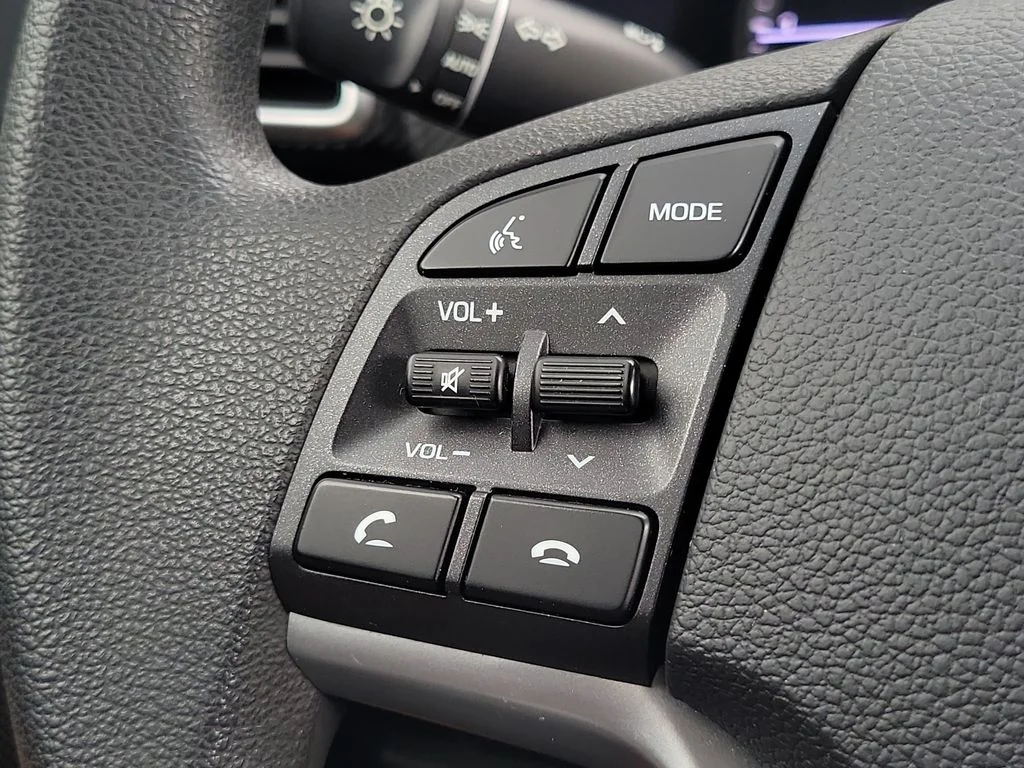 Used 2021 Gray Hyundai Value image 23