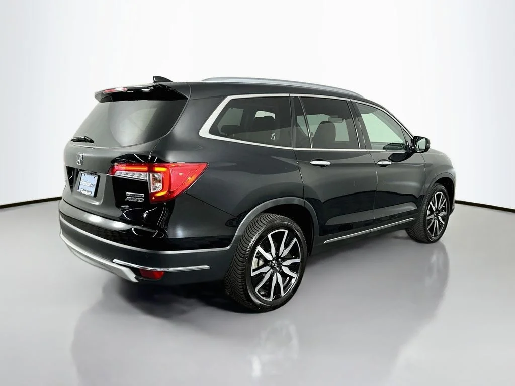 Used 2021 Crystal Black Pearl Honda Touring image 8