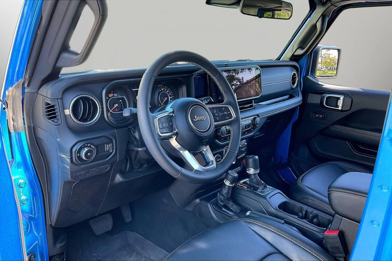Certified Used 2025 Blue Jeep Sahara image 18