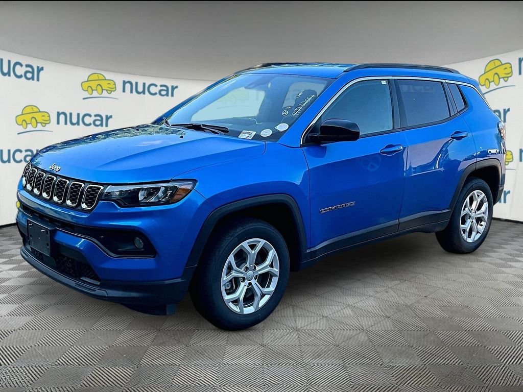 Used 2024 Blue Jeep Latitude image 3