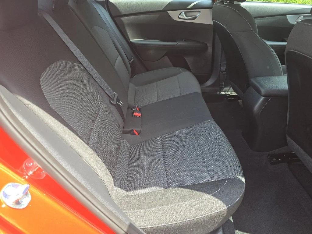 Used 2023 Red Kia LXS image 17