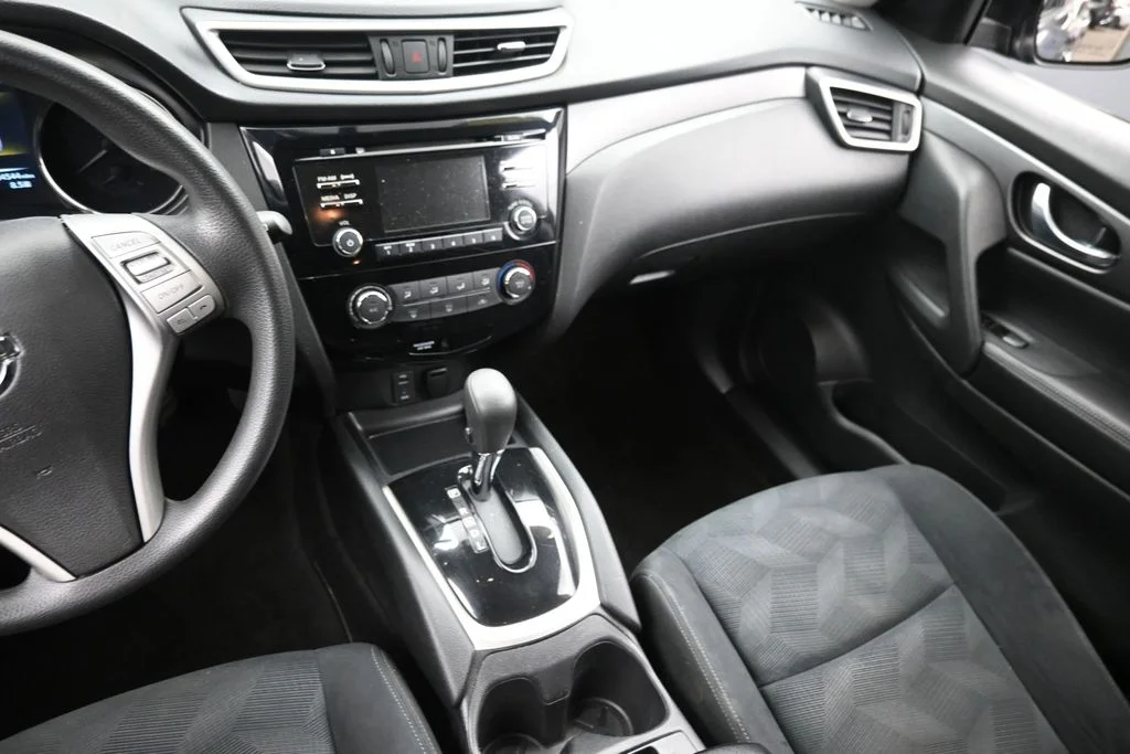 Used 2016 Blue Nissan S image 15