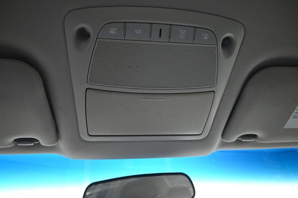 Used 2014 White Nissan 2.5 S image 16