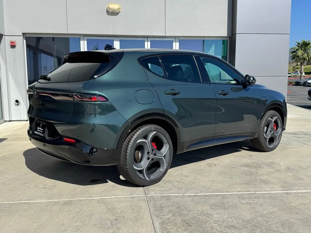 New 2026 Verde Monza Alfa Romeo Veloce image 7