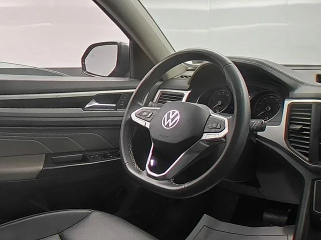 Used 2021  Volkswagen 3.6L V6 SE w/Technology image 35
