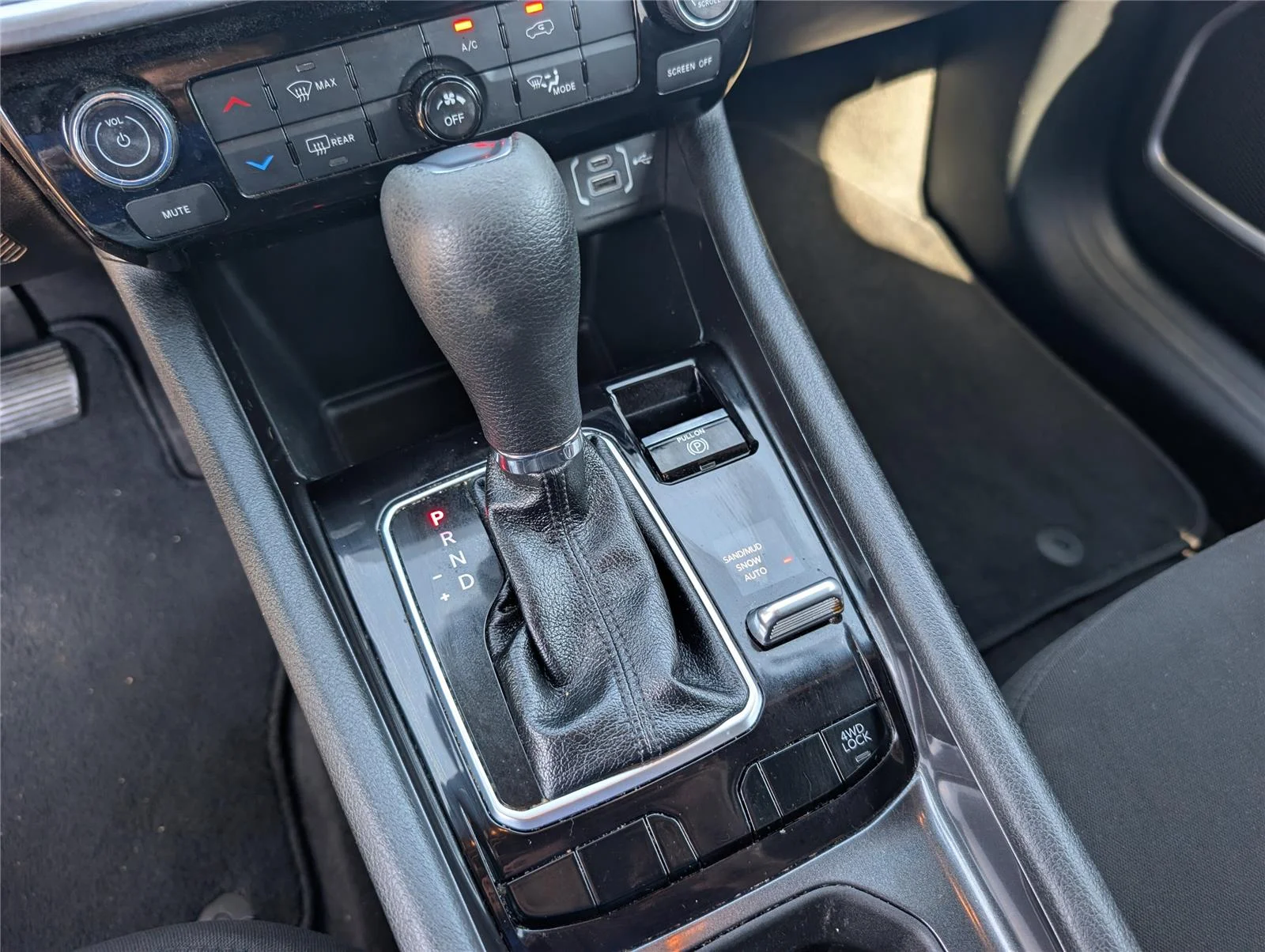 Used 2023 Billet Silver Metallic Clearcoat Jeep Sport image 18