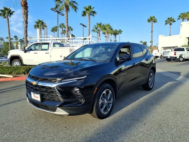 Used 2026 Black Chevrolet 2LT image 9