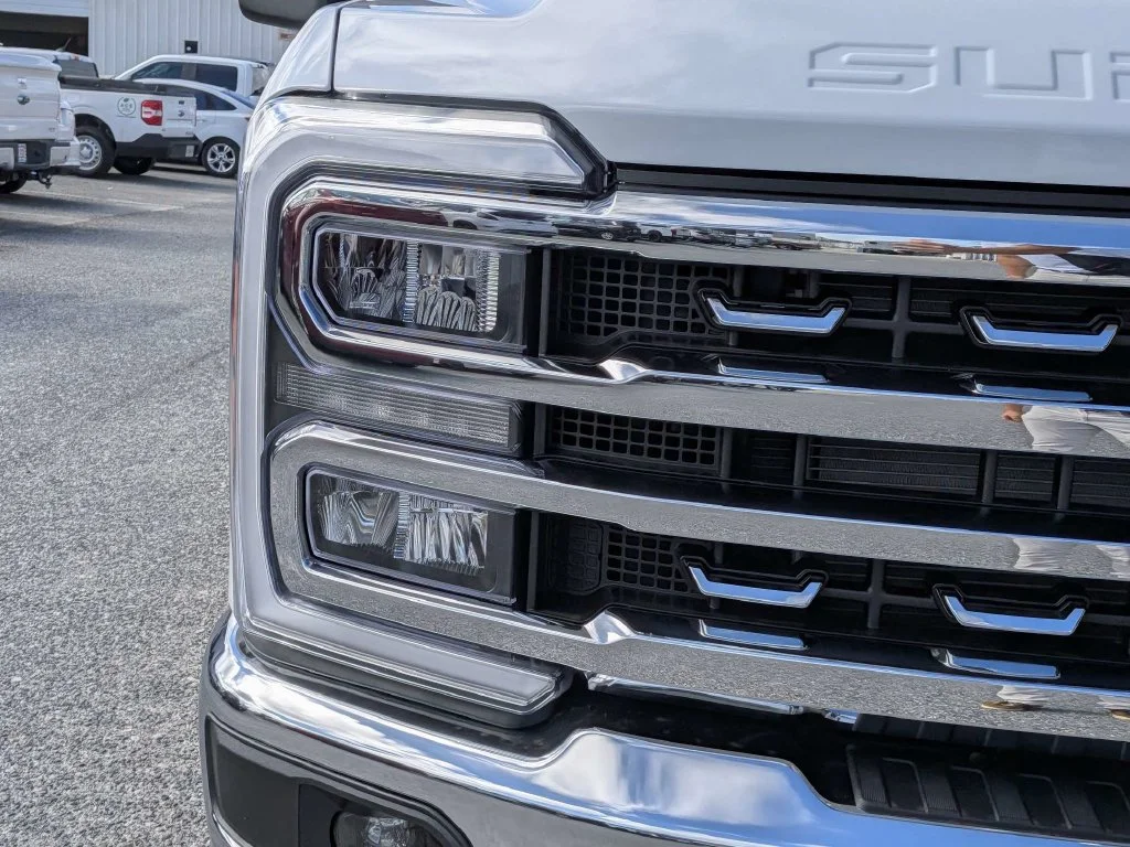 New 2026 Oxford White Ford F-250® Lariat® image 9