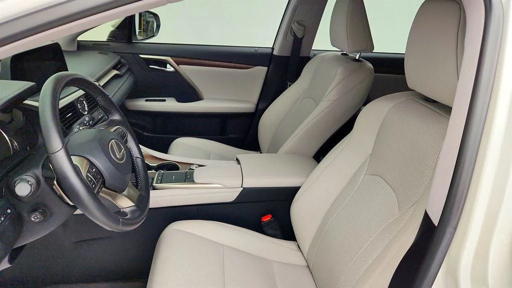 Used 2022 Eminent White Pearl Lexus RX 350L AWD w/ Premium Package & Heated/Ventilated Seats image 19