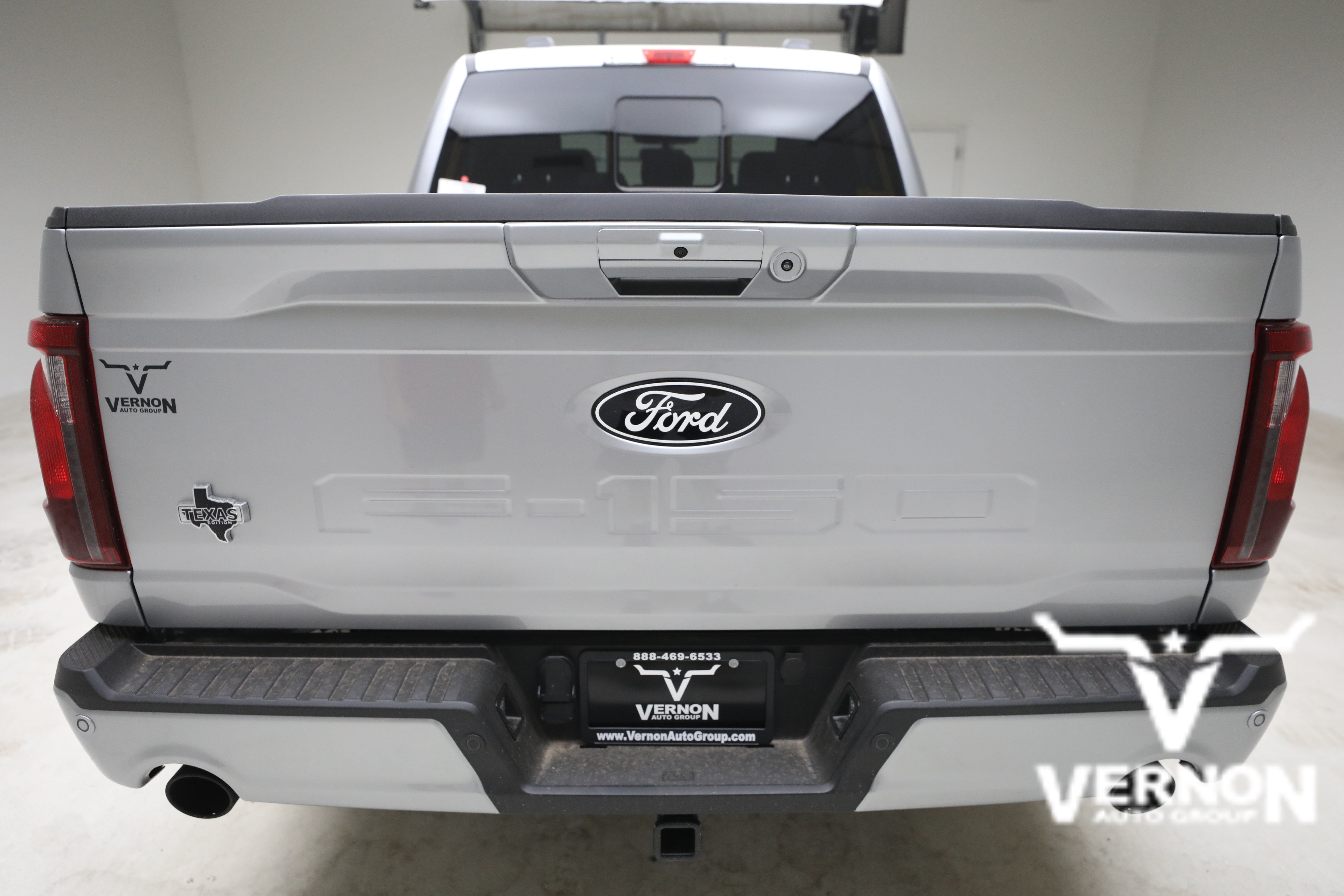 New 2026 Iconic Silver Metallic Ford  image 4
