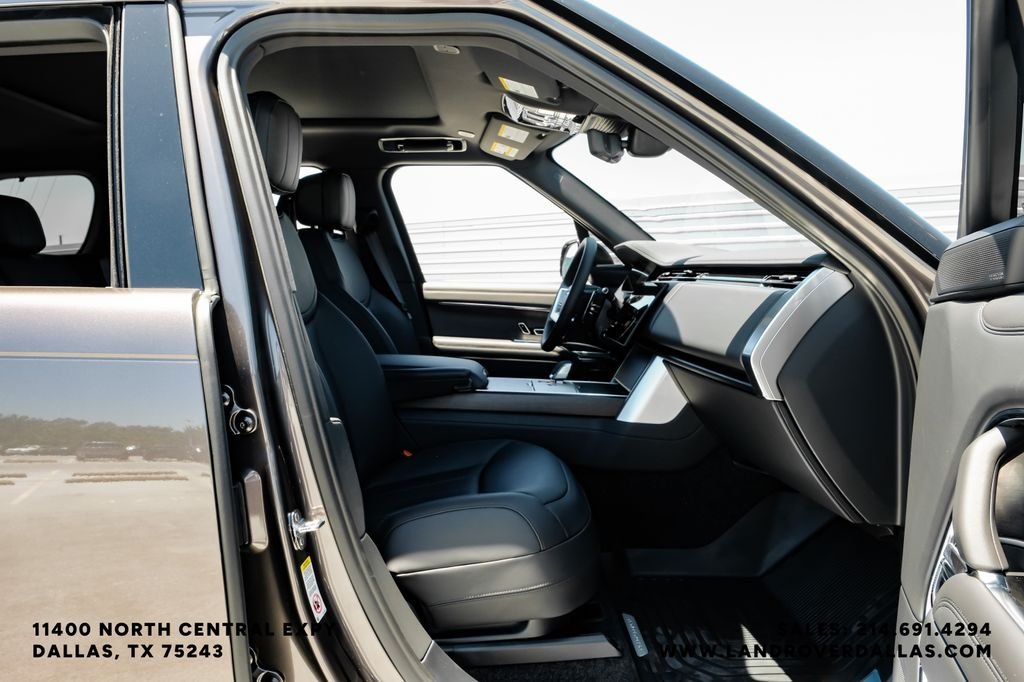 New 2026 Charente Grey Prem Met Land Rover SE image 32