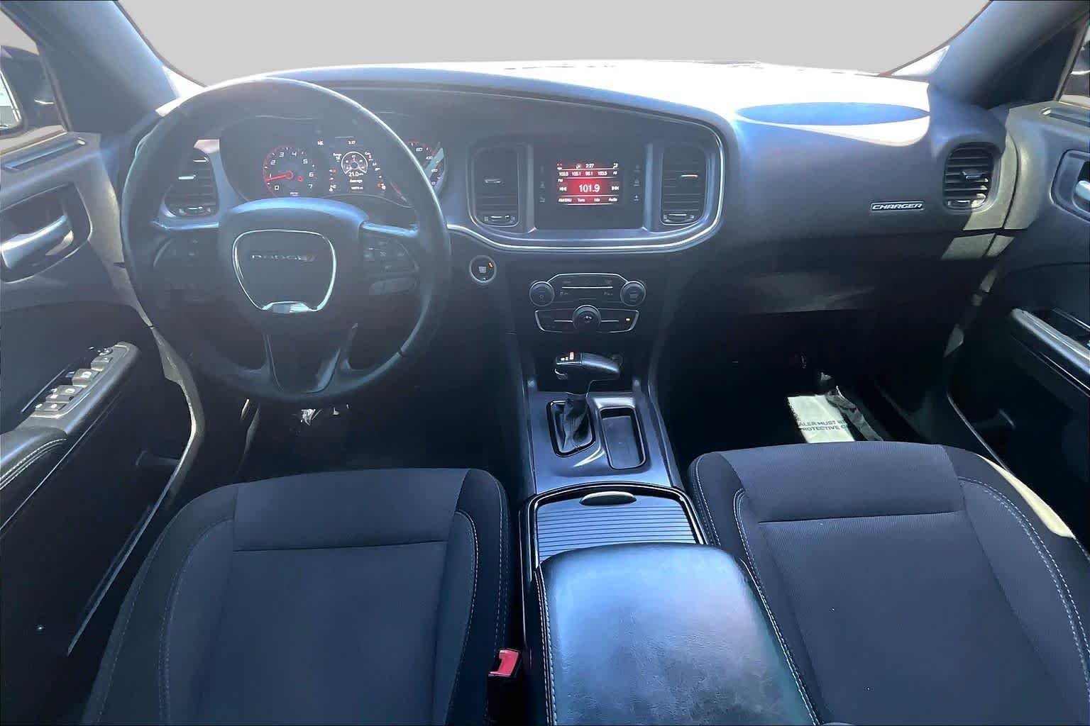 Used 2017 Pitch Black Clearcoat Dodge SE image 15