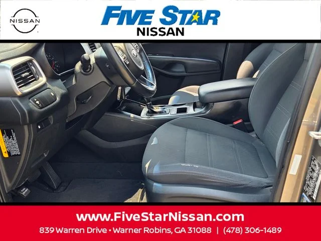Used 2018 Silver Kia LX image 5