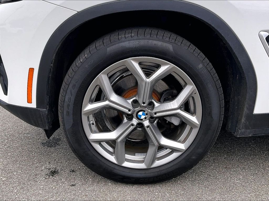 Used 2022 White BMW xDrive30i image 7