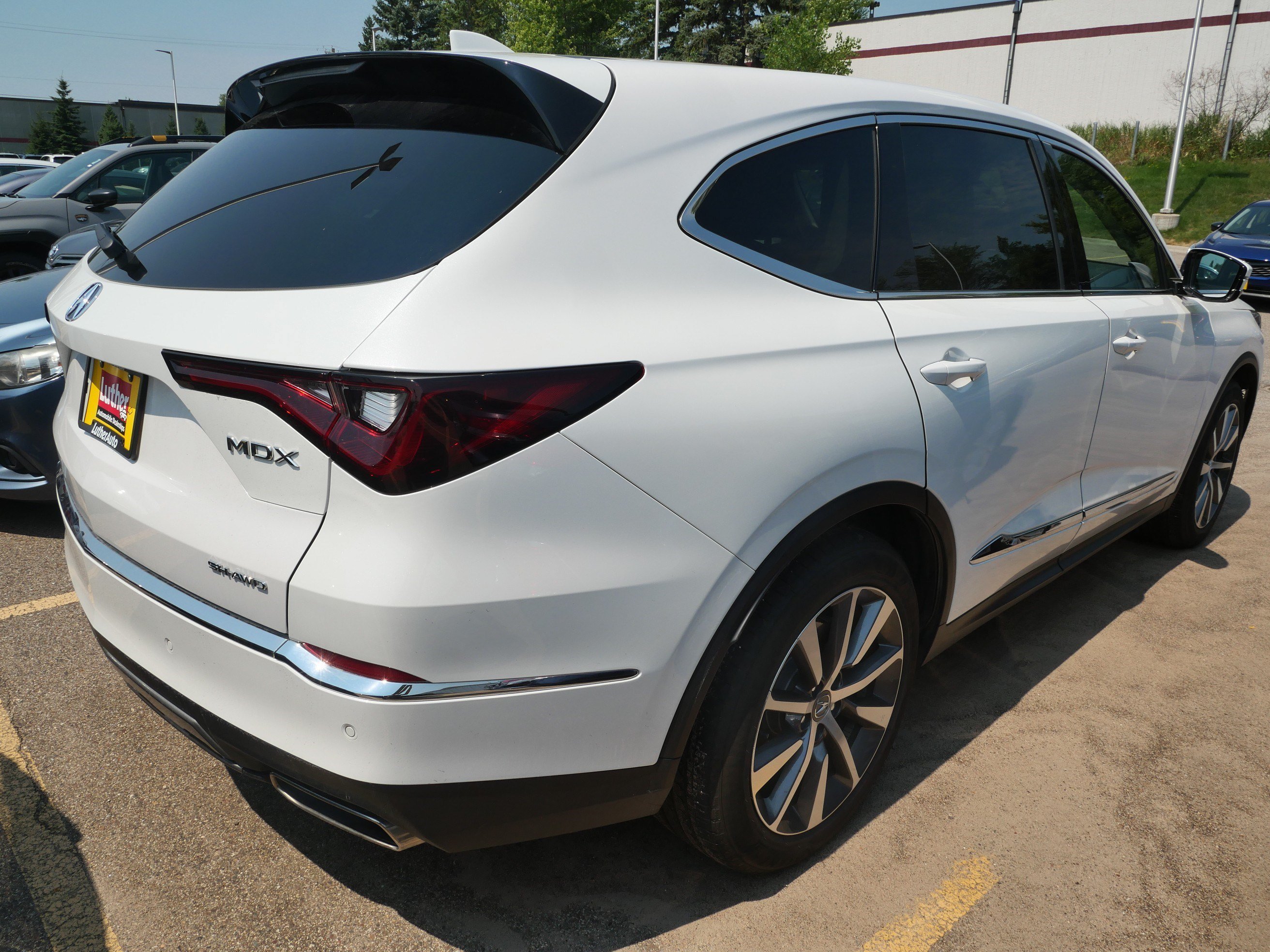 Used 2025 Platinum White Pearl Acura w/Technology Package image 5