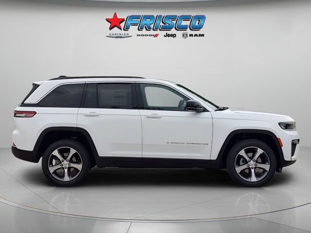 New 2026 Bright White Clear-Coat Exterior Paint Jeep Limited image 8