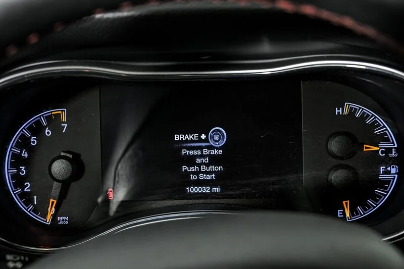 Used 2018 Diamond Black Crystal Pearl Coat Jeep Trailhawk image 23