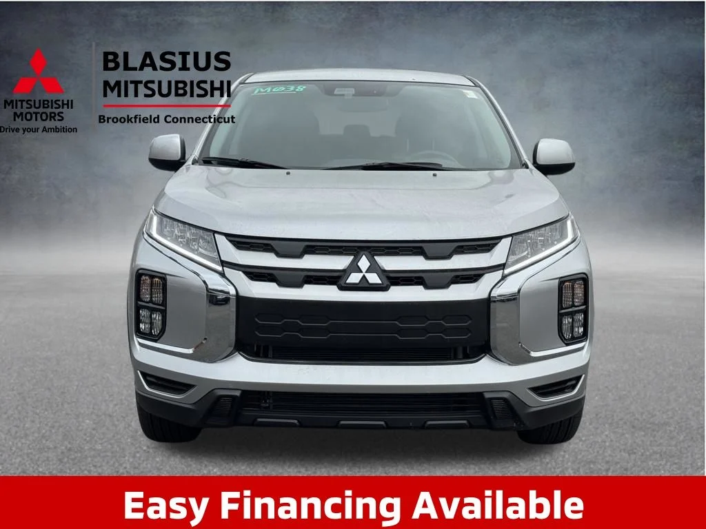 New 2025 Silver Mitsubishi 2.0 ES image 2