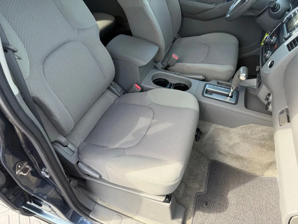 Used 2013 Blue Nissan SV image 56