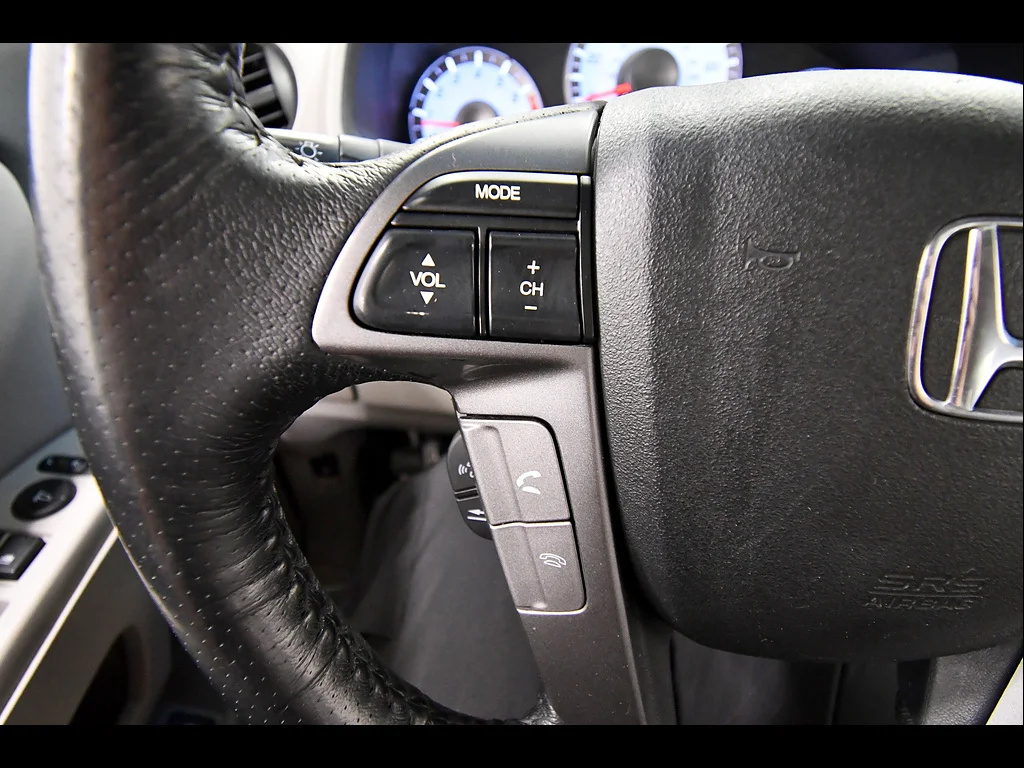 Used 2014 Taffeta White Honda EX-L image 21