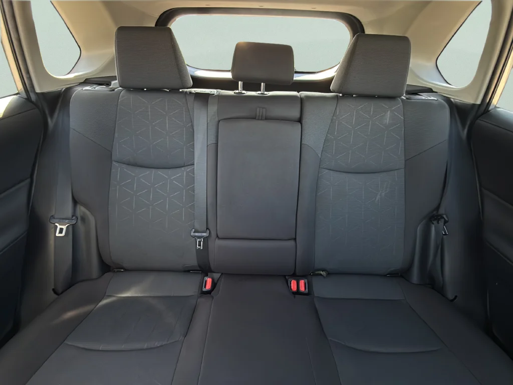 Used 2025 Silver Sky Metallic Toyota XLE image 31