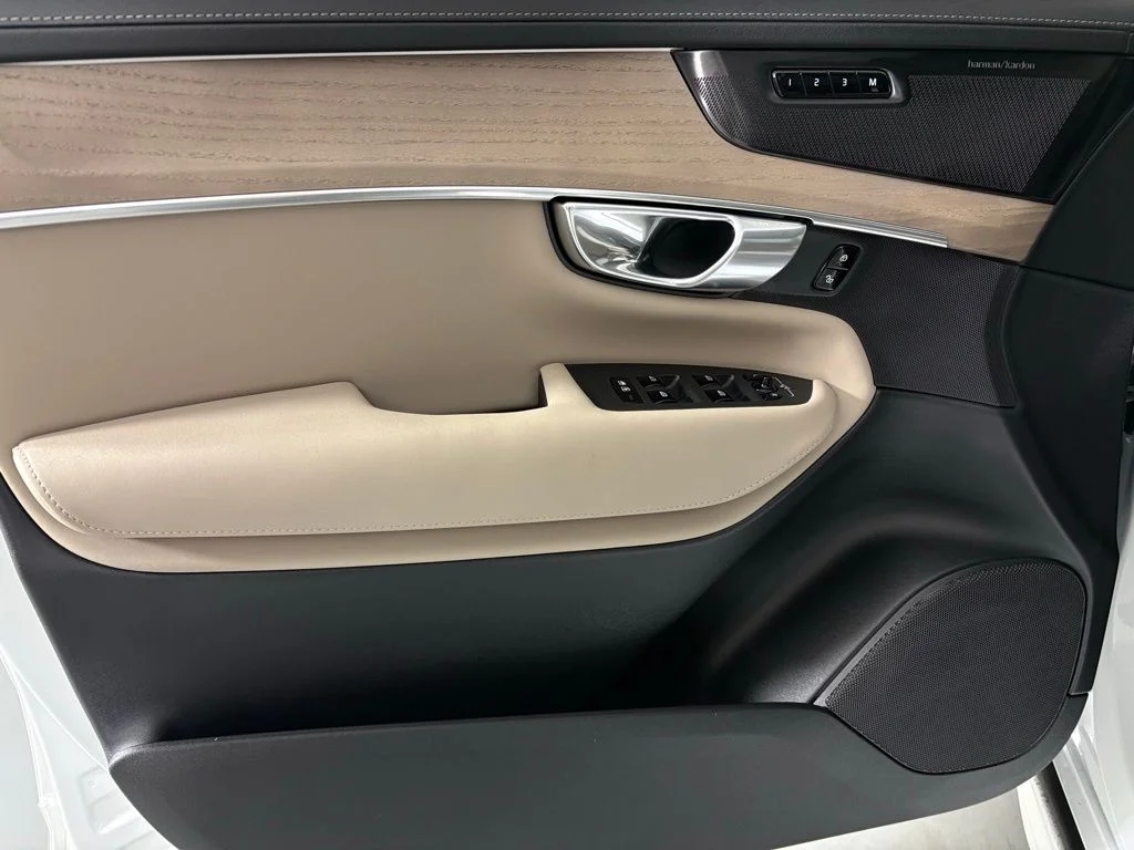 New 2026 White Volvo T8 Plus image 14