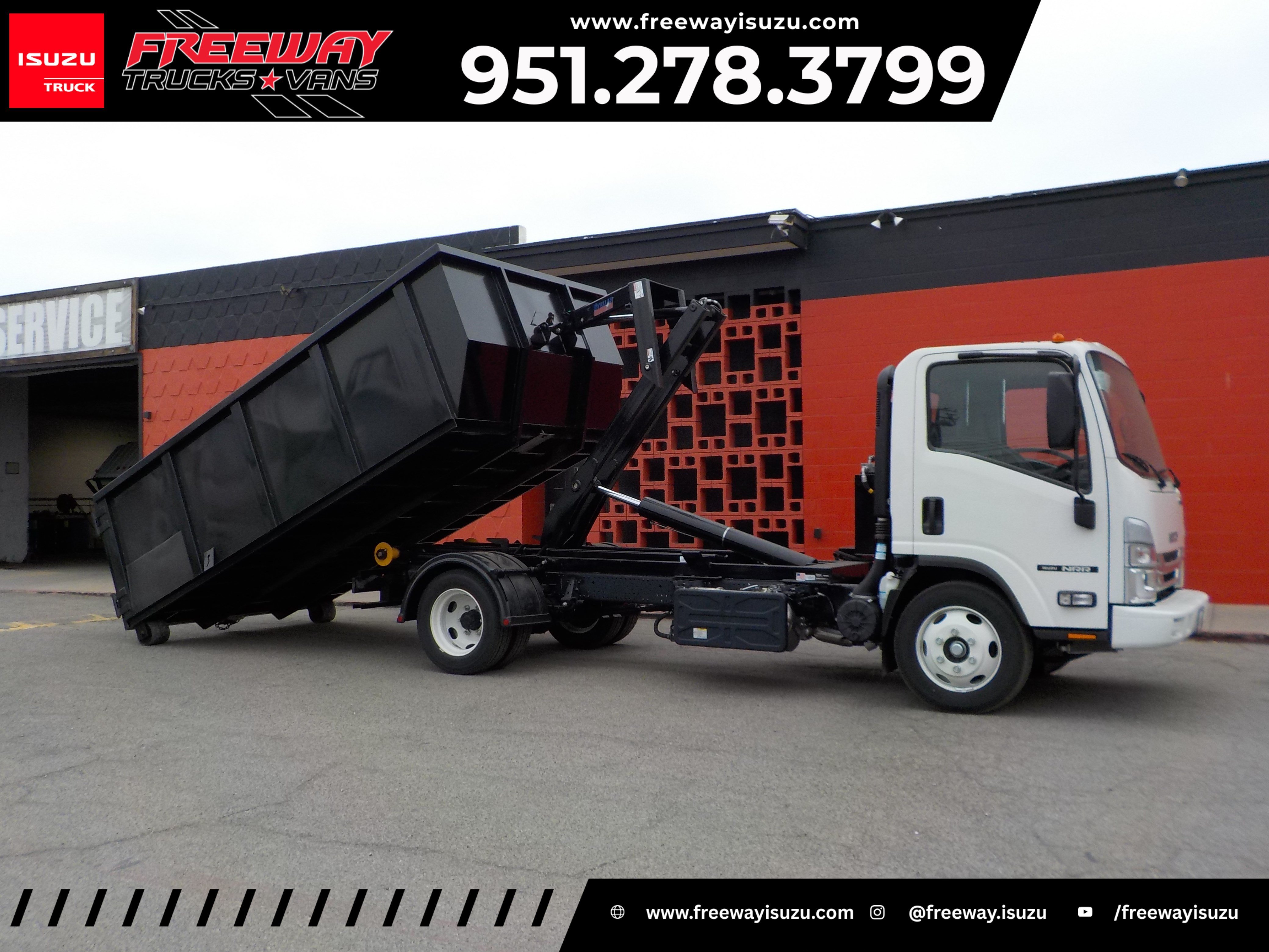 2024 Isuzu NRR's photo
