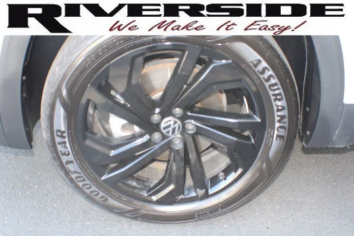 Used 2023 White Volkswagen 3.6L V6 SE w/Technology image 5