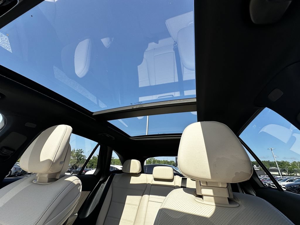 New 2026 Polar White Mercedes-Benz GLC 300 image 34