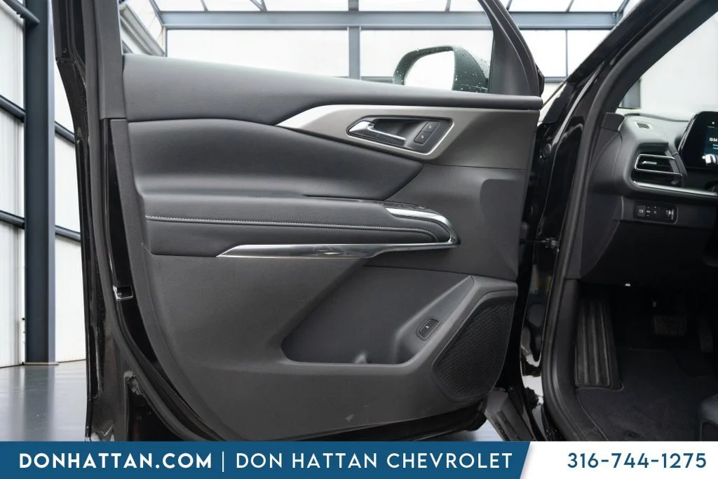 2027 Chevrolet Traverse LT - Photo 15